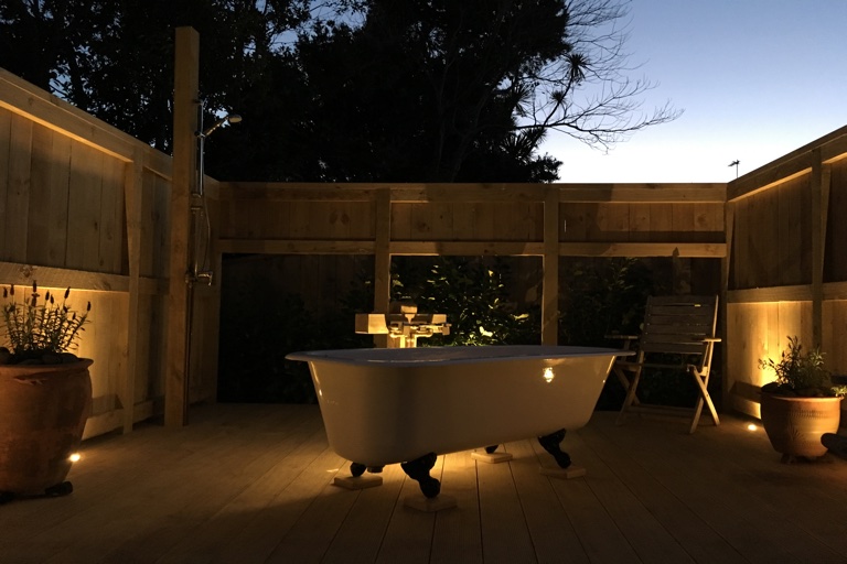 Outdoor bath